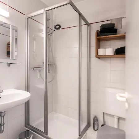 Zentrale Ruhige Mit Parkplatz Paderborn